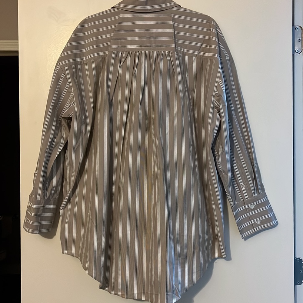 Banana Republic button down tunic; 100% cotton. Oversized, neutrals. - Picture 3 of 8